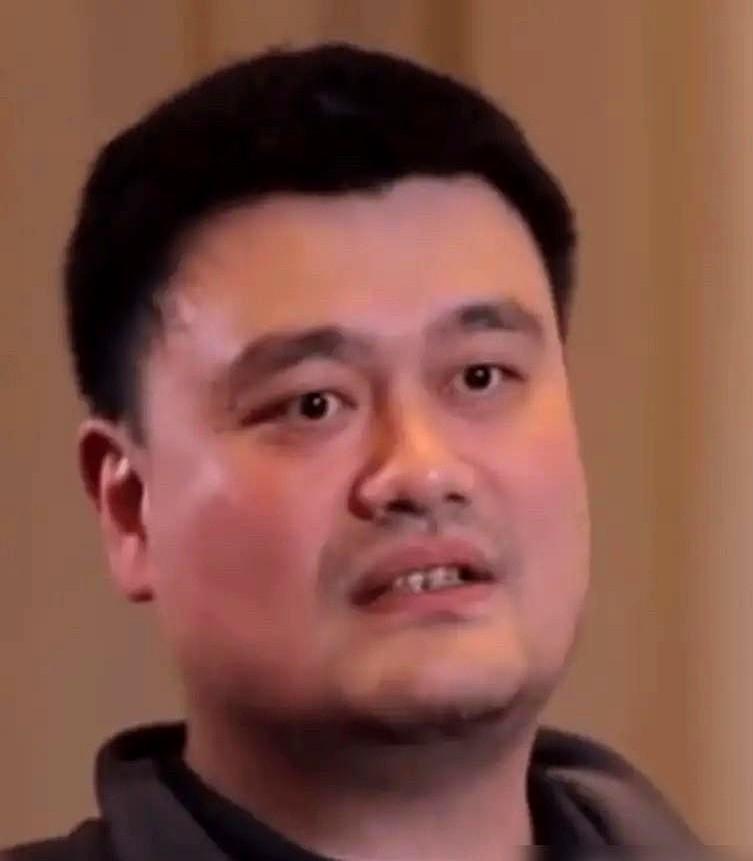 32年逢韩必败，根子不仅在技不如人，而是心先死了。

一上场，眼睛不盯篮筐，全在