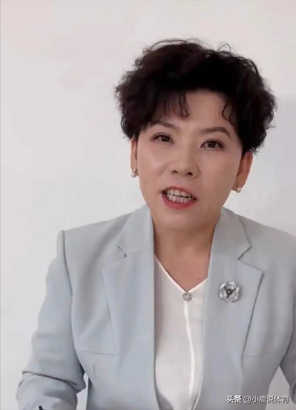 邓亚萍亲口承认：孙颖莎超我了！
 
反手相持够硬。
霸王拧杀伤力大。
正手暴抽更