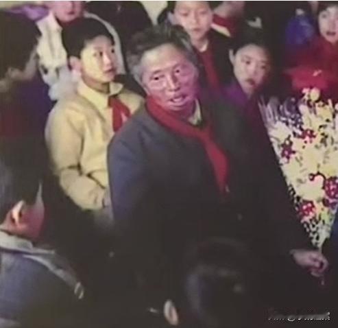 1971 年黑龙江一位退伍老兵打油时，偶然看到油票印章上的名字瞬间大惊。军长连夜