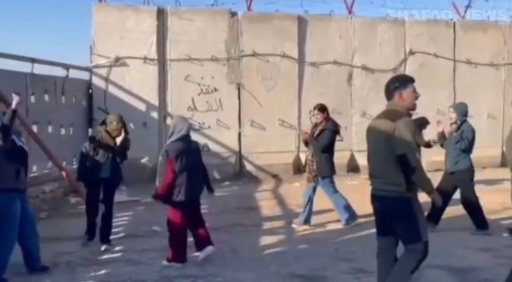 🇮🇶❗伊拉克边防部队阻止数十名来自辛贾尔地区的雅兹迪人越过边境进入叙利亚，以