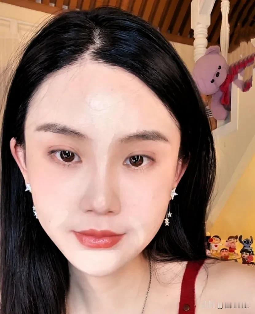 楚铃白爆怀孕四个月了，
还是一个小公主，
她自己可高兴了，
因为很想多要几个小孩
