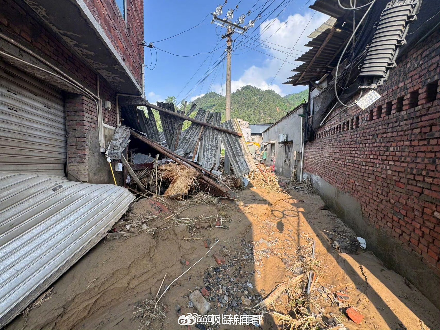 永川暴雨村民称1个小时就淹没一楼永川暴雨致3死17失联重庆城市科技学院周一停课【