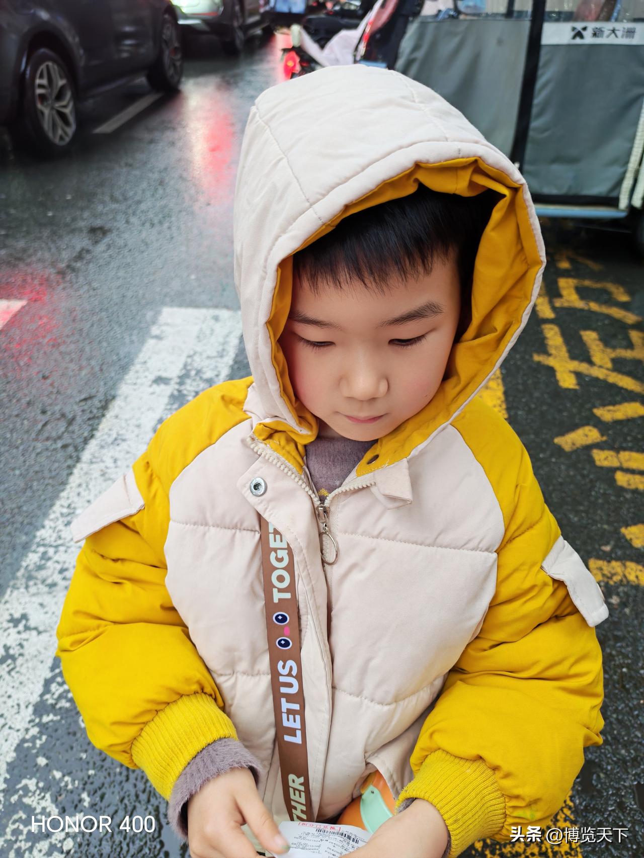 孩子奶奶癌症晚期，过度医疗以后，还是走了。
从今以后孩子再也没有奶奶了，没有奶奶