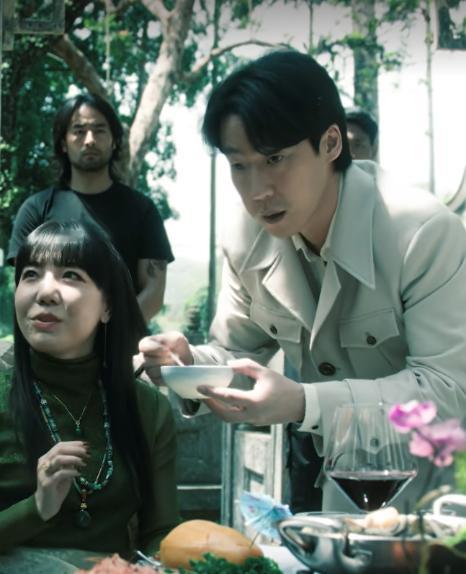 这是吴晓亮一人分饰两角么？一人就把两口子一起演了？扫毒风暴 ​​​
