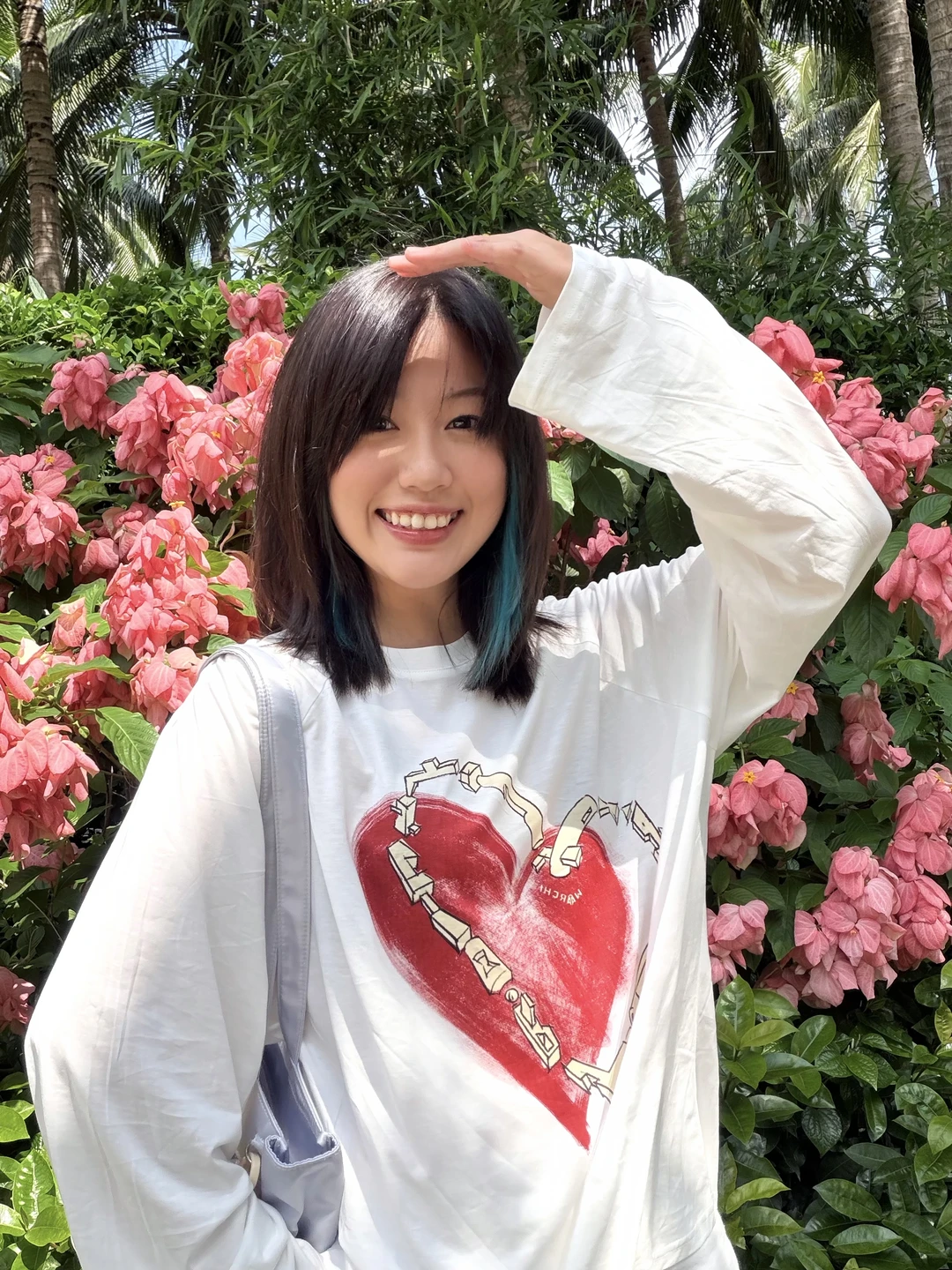 命很好！出门买咖啡遇到美丽粉纸扇🌷