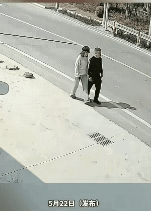 这个和沙仁有什么区别，必须关起来。