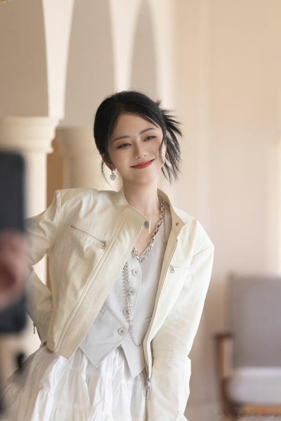谭松韵 tsy谭松韵兰香如故tsy谭松韵许兰香“故事的开头是她的相貌惊艳了的童年