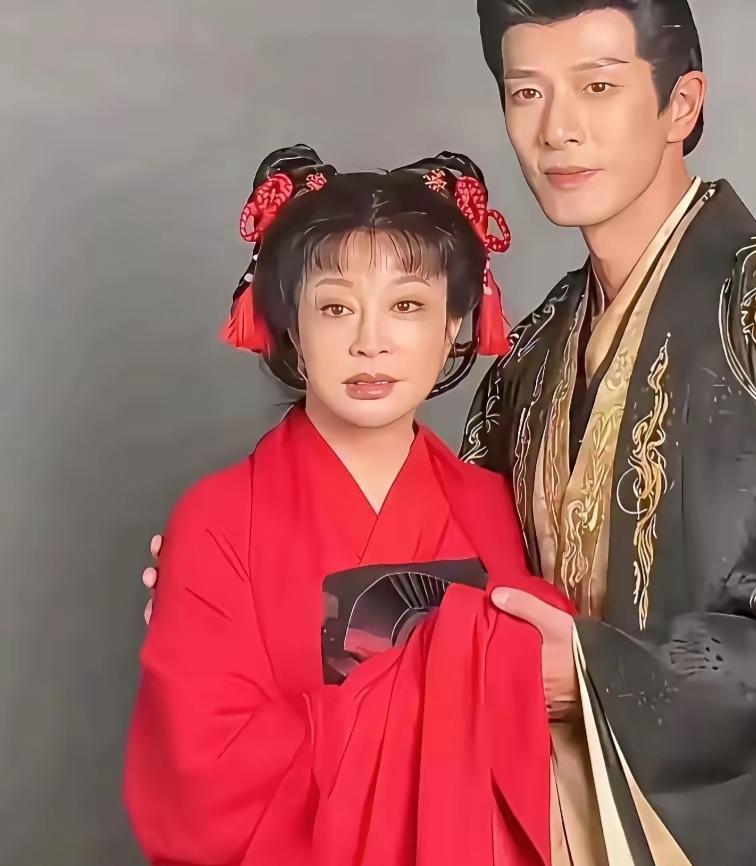 拍《锦绣安然》，75岁的刘晓庆和37岁的男演员拍吻戏，没有借位、没有替身，实打实