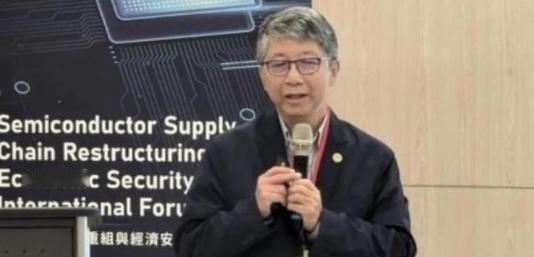 在中国宣布突破 7nm 芯片技术后，作为全球芯片代工巨头的台积电的顶尖工程师杨光