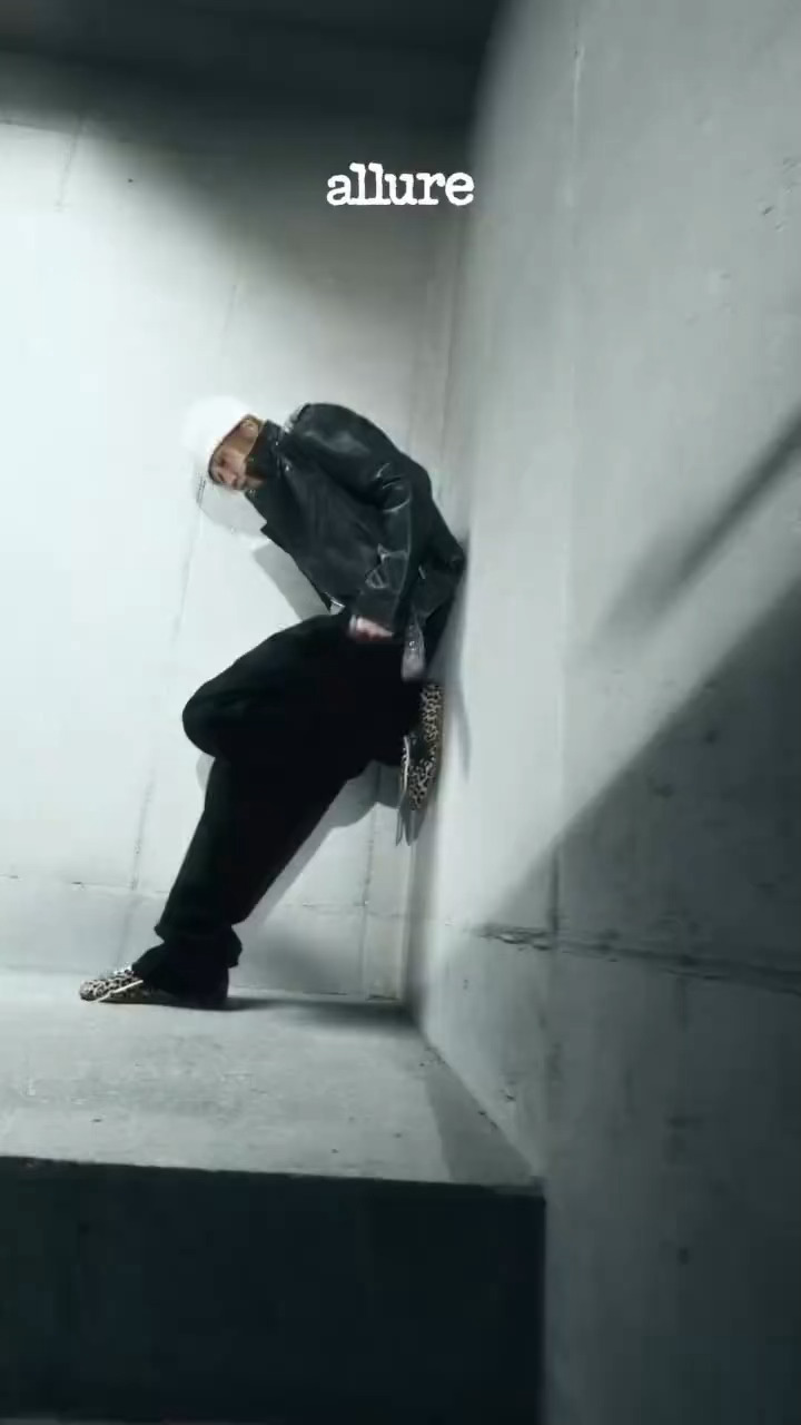 徐明浩周一电梯荷尔蒙 徐明浩allure korea 预告，完全周一电梯荷尔蒙来