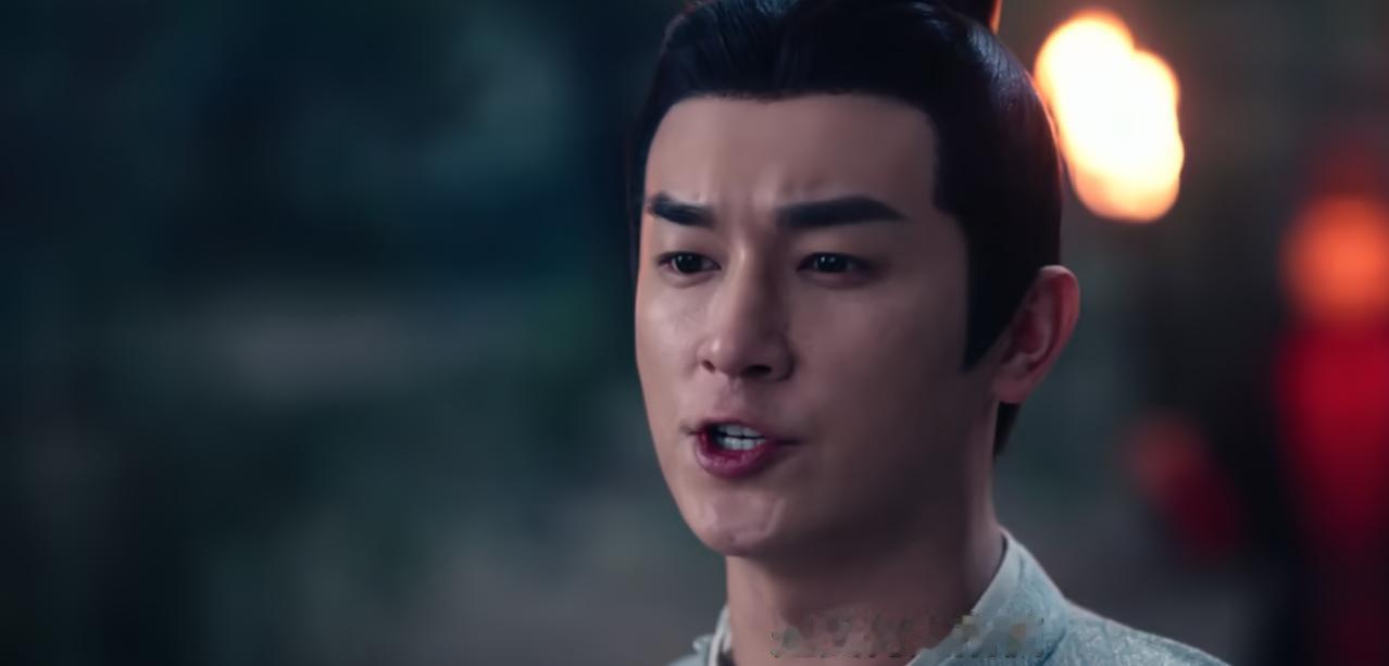 卢凌风揭穿了解忧店的真正目的，他追问陈谦到底是受谁指使的时候。
但凡多想一点儿，