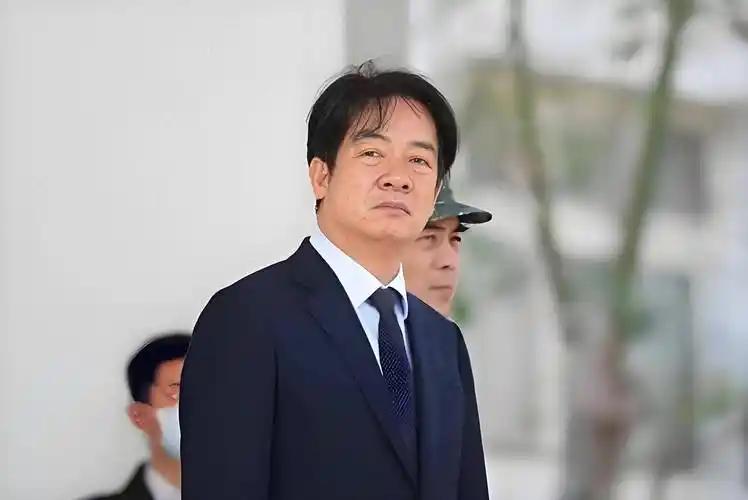 赖清德当局在南海问题上的回应来了。
针对菲律宾在黄岩岛划设领海基线，并在日前将之