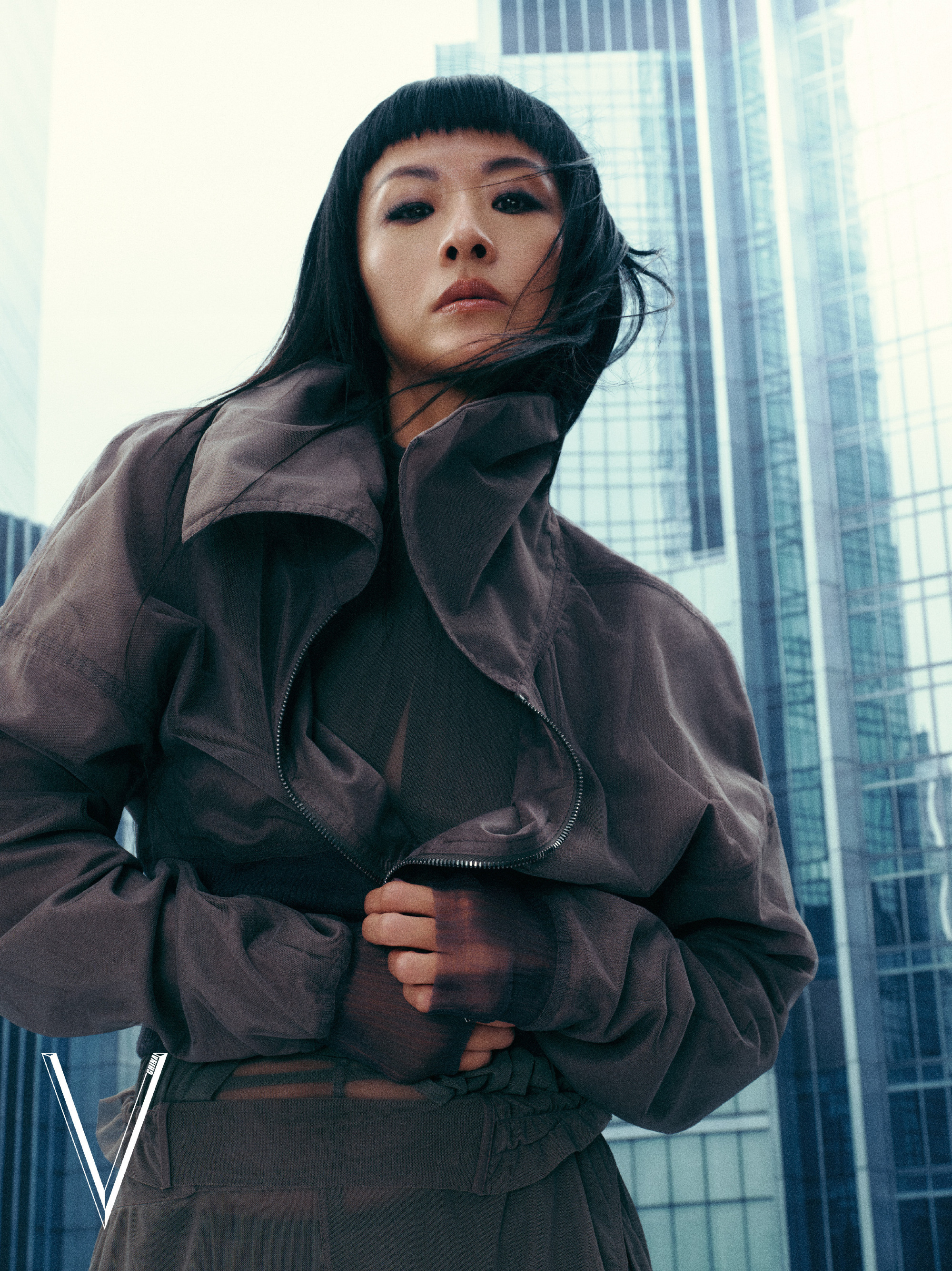 V中文版ICON徐濠萦用热爱找回自己V中文版徐濠萦最正的港风摄影：林俊彦 Iss