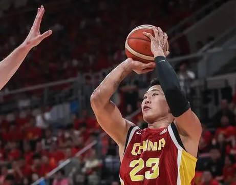 2026年FIBA国际团结杯四国邀请赛在海口展开角逐。坐镇主场的中国男篮经过四节
