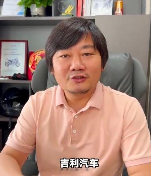 张雪祝贺吉利汽车夺冠近日吉利车队于国际赛事斩获冠军，再创国产赛车佳绩。张雪公开送