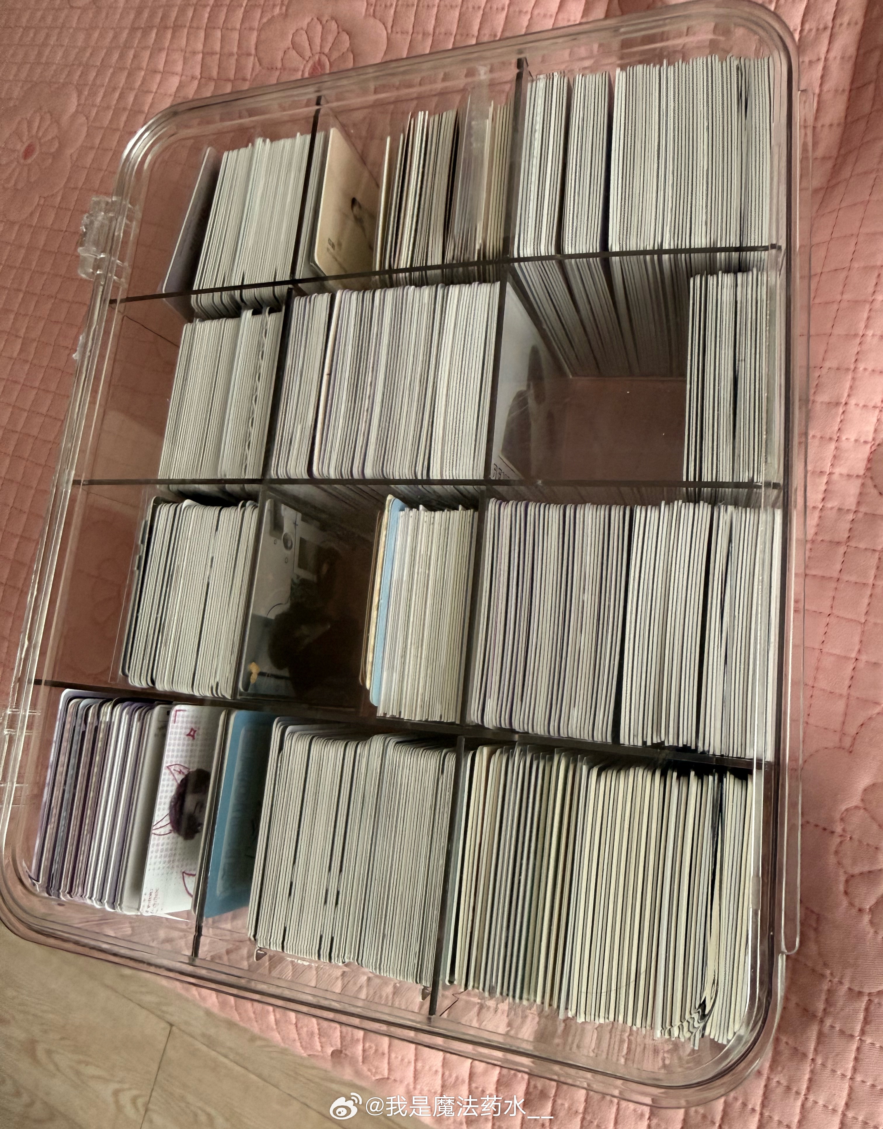 一开始还买了几个卡册是我自不量力了，根本装不下最后懒得装直接收盒了 