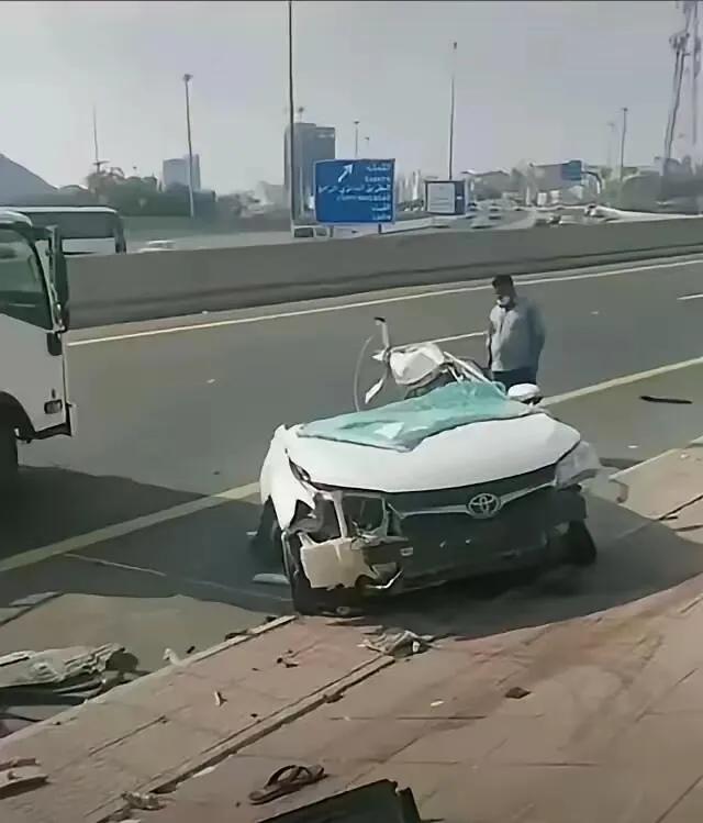 这个车，真吸能！

吸能派的代表作！之前买车的时候去看日本车，我说这个如果碰撞安