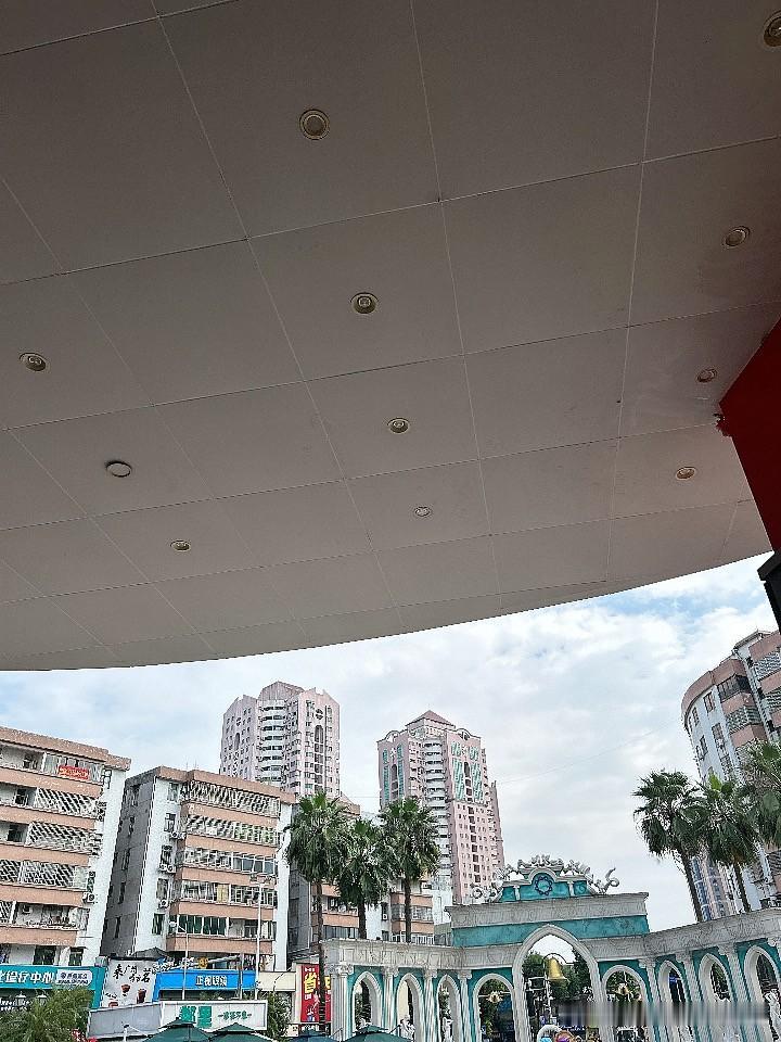 凡觉辛苦，皆为强求！

很多人可能不知道自己的天赋在哪里，

自己到底擅长什么东