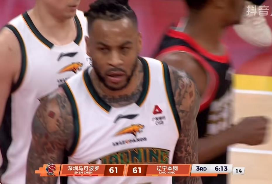 莫兰德这场打的太好了，化身辽宁队的进攻利器了，三节多一点莫兰德已经21分+11篮