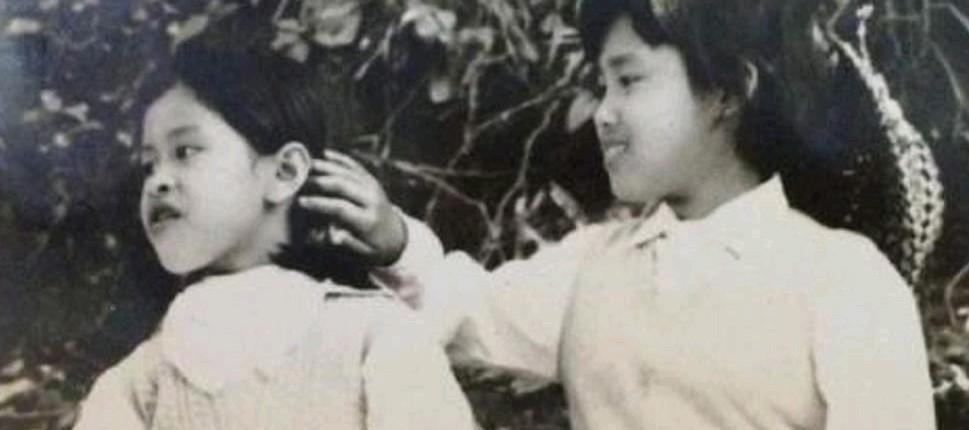 朱蓬拉公主小时候很傲娇，诗琳通公主好疼妹妹哦，姐妹情深。家人很宠朱蓬拉公主，这点