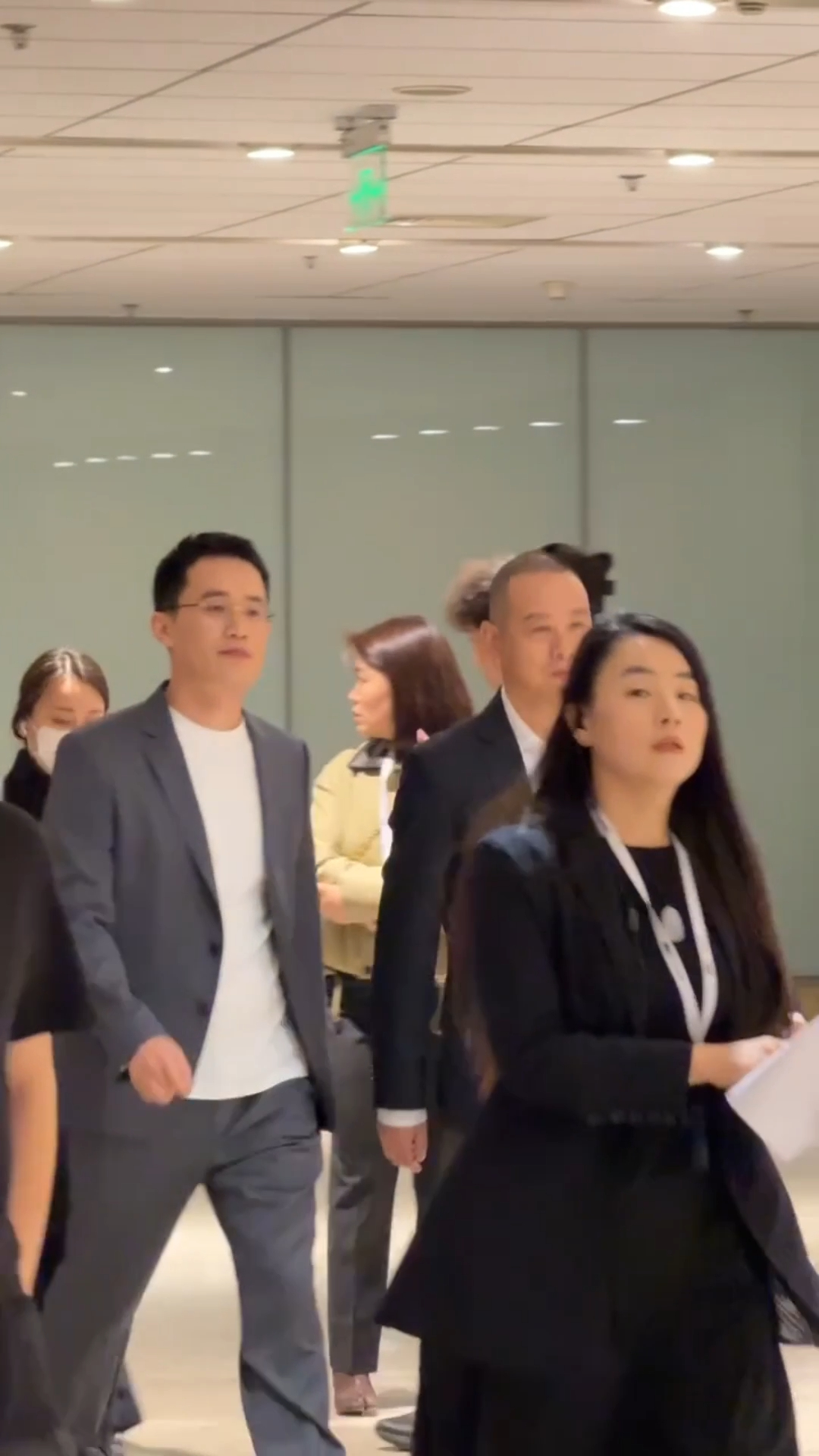 王腾重返发布会舞台王腾亮相北京谈睡眠科技新风口 王腾惊喜重返发布会舞台，转战睡眠