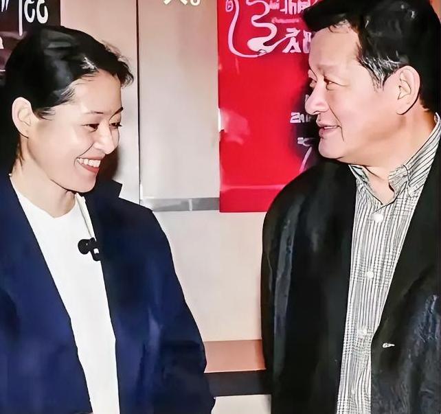 看他们相望的眼神，放心了，这种发自内心的甜蜜和爱意，相信他们找对了彼此，不会轻易