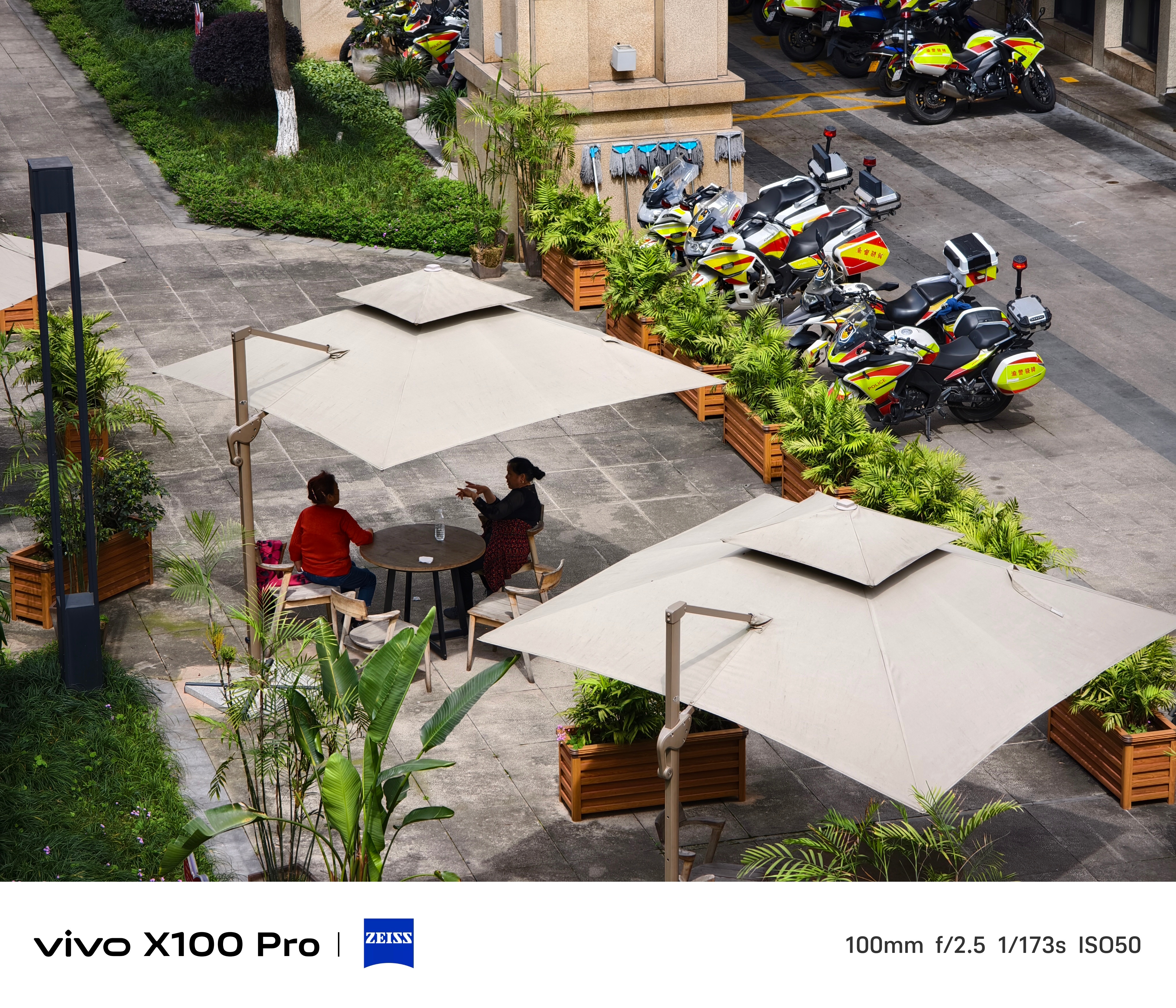 重庆日常扫街片段手机的长焦对新手来说真的能提高出片率p1-p5都是长焦哈#百态人