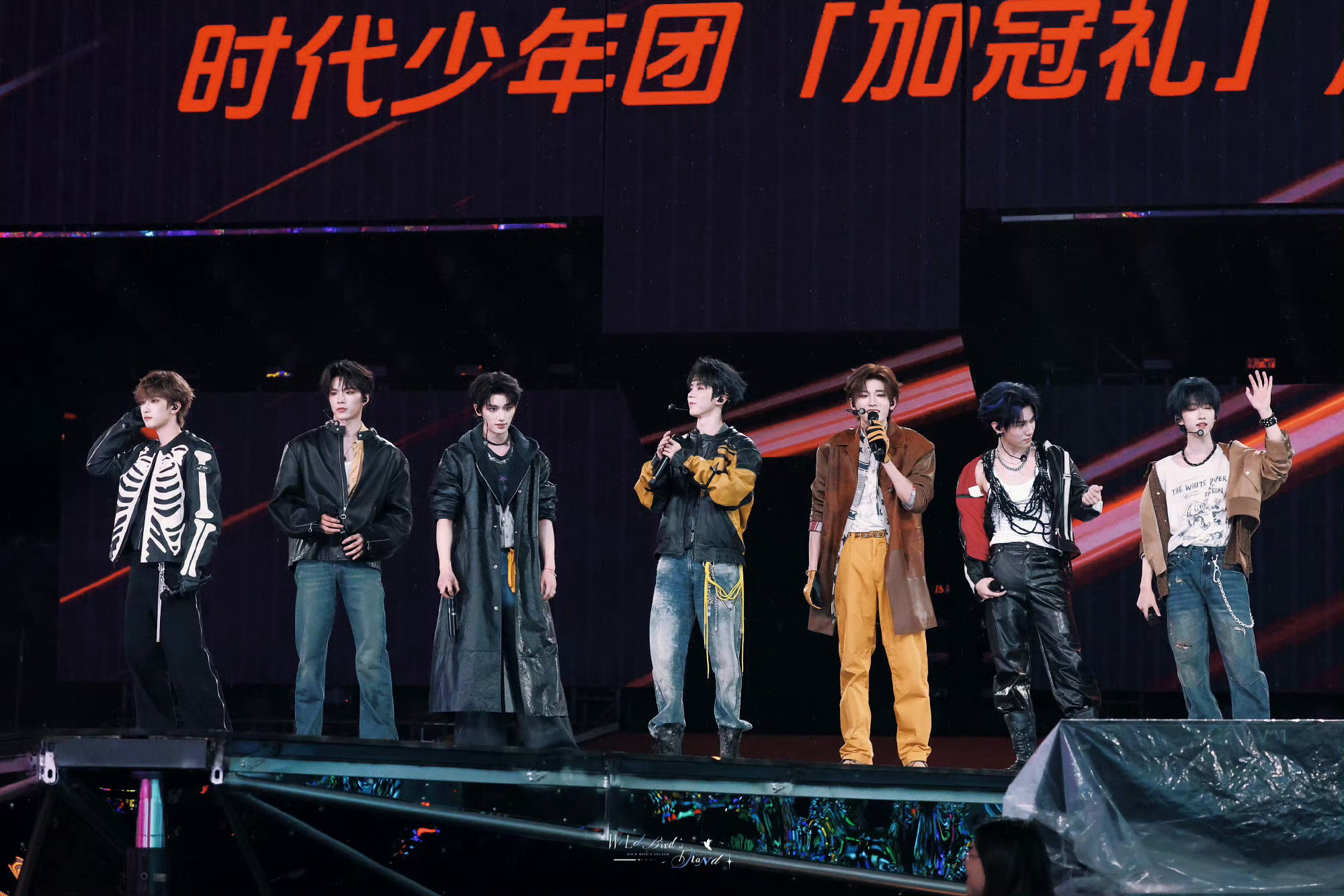 时代少年团真维斯全球代言人🍿️🍿️🖤💛大胆开拓多元的穿搭思路✨轻松展现潮
