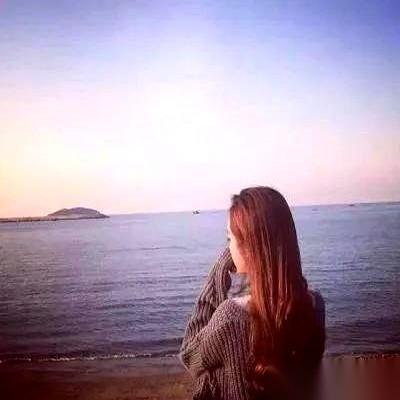 我爷那辈人，是真刀真枪扛过来的，是把家里的锅都拿去炼钢的。
我爹那辈人，是在广阔