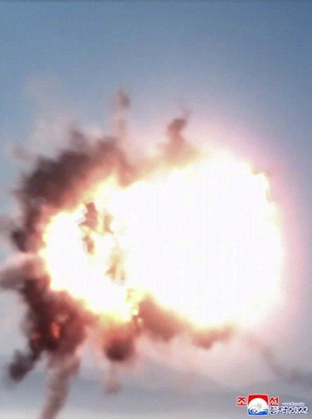 卧槽，朝鲜APS单轮拦截火力比我们还强！毛子要不要过来看看？每天认识一件兵器烽火