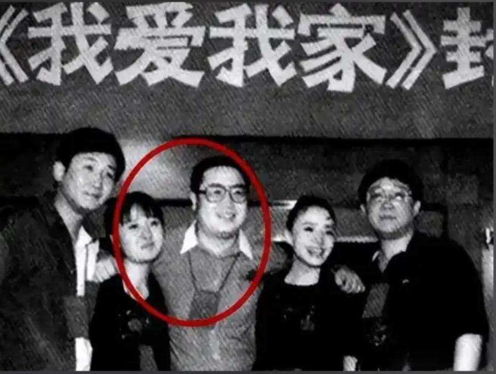 我都不知道巴图姓什么，是不是姓英还有待确认。
2017年，英达在接受采访时说的这