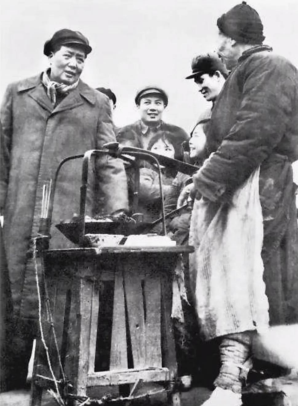 把“关心”做到心坎上——读《毛选》第一卷第八篇有感
最近翻《毛泽东选集》，读到第