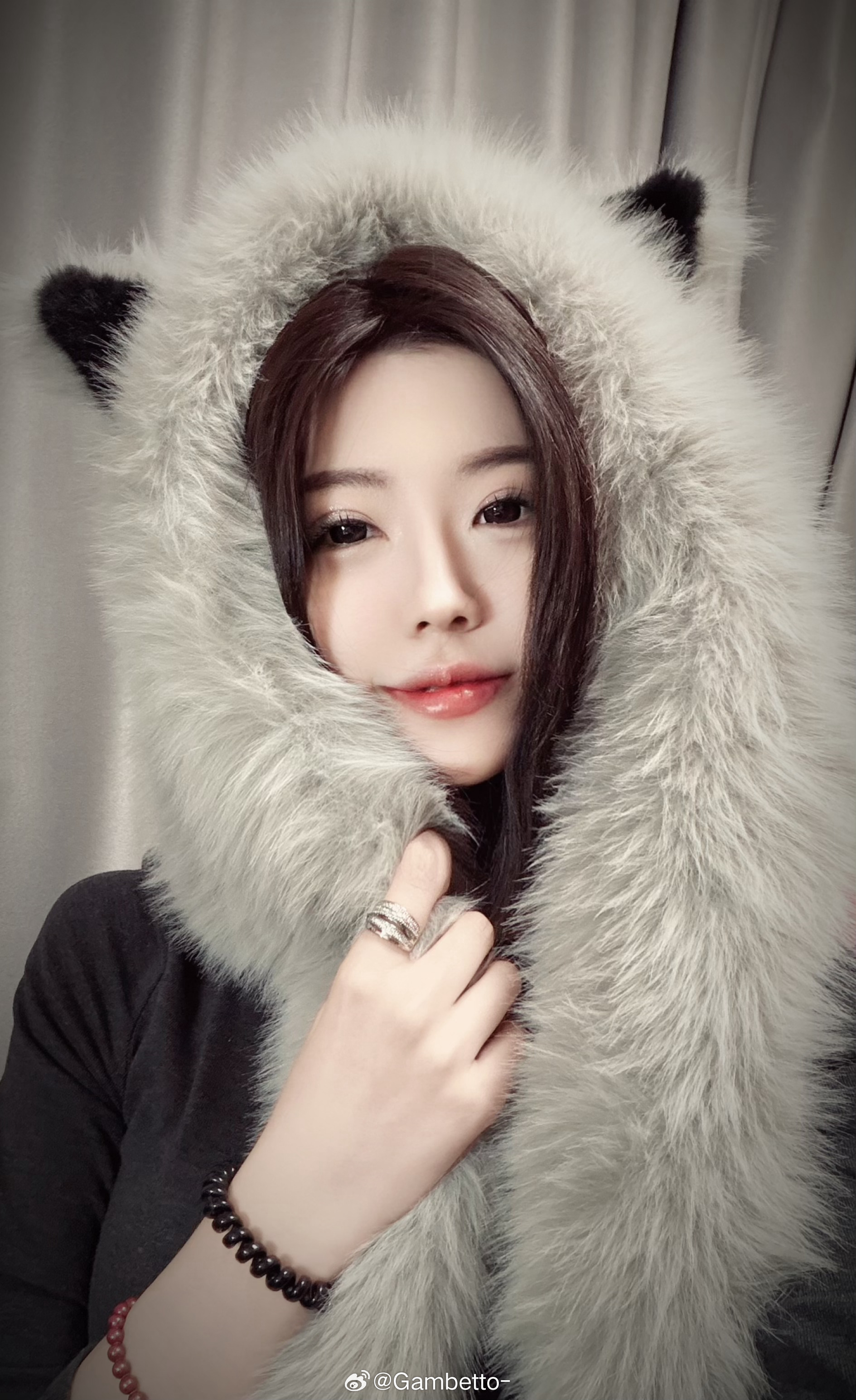 新买的帽子 问了一圈无人夸