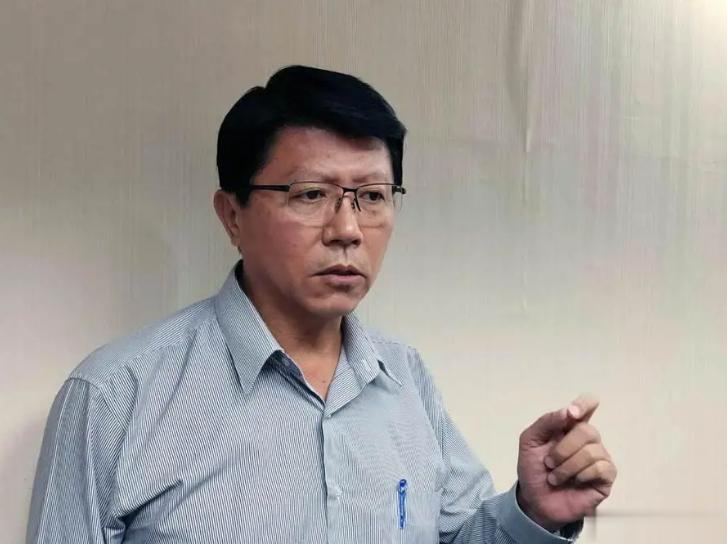 我觉得蓝营人才济济，我们所知道的很多人都是人才。比如说我们熟知的韩国瑜、郑丽文、
