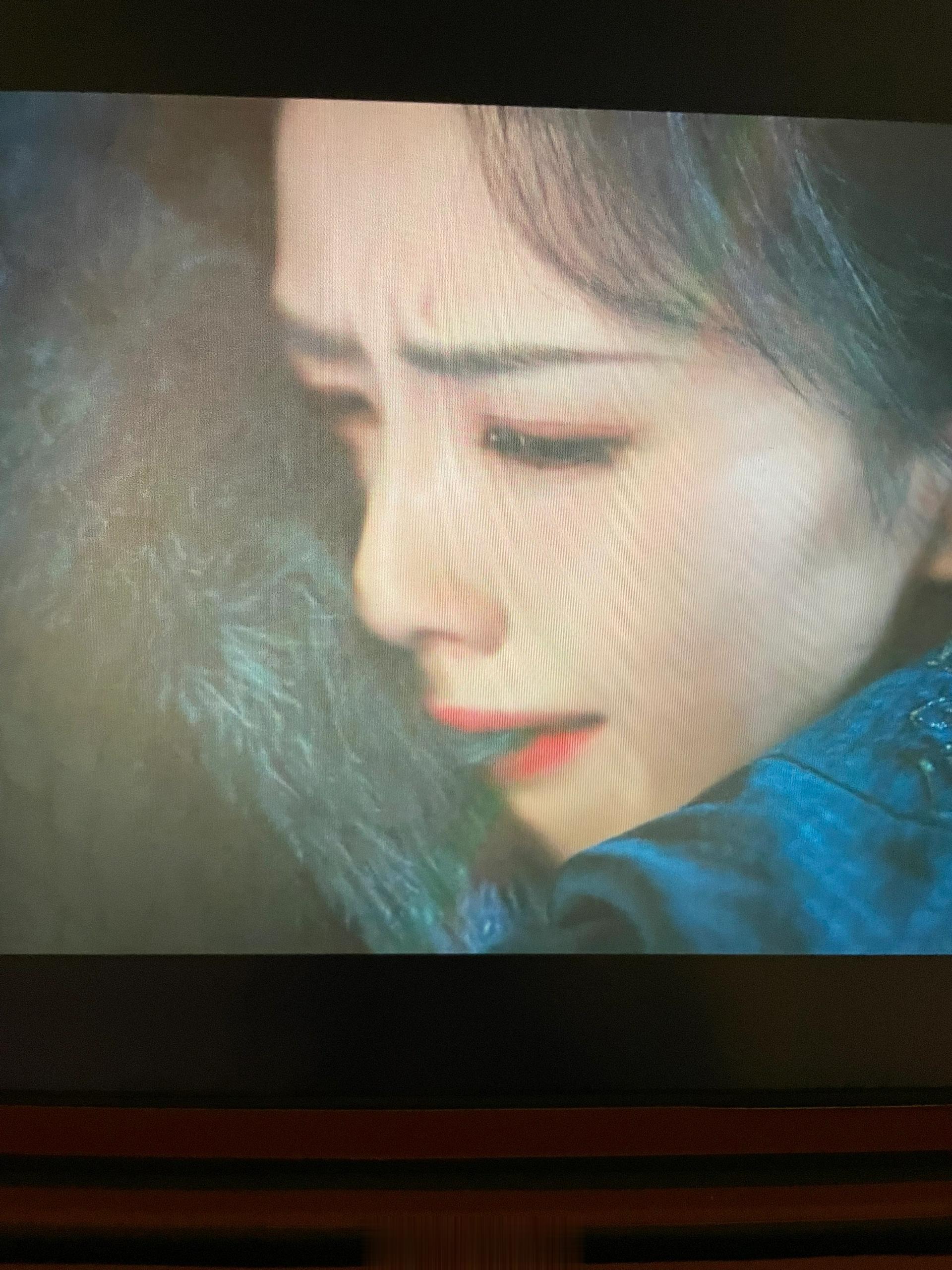 谁帮宁二拨一下嘴里的毛貂：可以不要再吃我了么[允悲]全看这撮毛了哈哈哈哈哈哈 ​