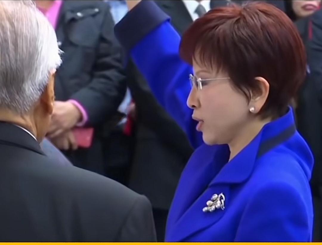 随着中天搞的第二场国民党主席候选人辩论会后，台湾岛内的热度炸裂，对几个候选的热议