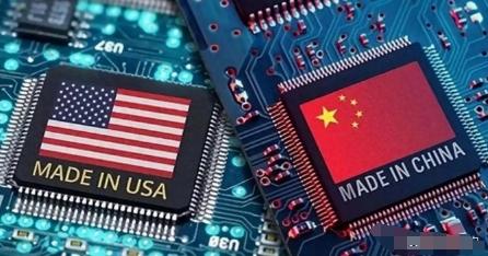 中美芯片大战，日本人突然发现了一个重大的秘密！美国靠着尖端芯片死磕中国，而中国呢