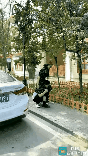 秀恩爱不要紧，不要拿生命开玩笑，这下子伤的不轻，都是成年人了，对危险一无所知，对