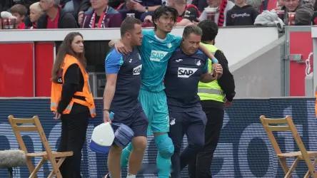 这。。。今年夏天才加盟霍芬海姆的日本中卫町田浩树真是倒霉他妈给倒霉开门啊。周六下