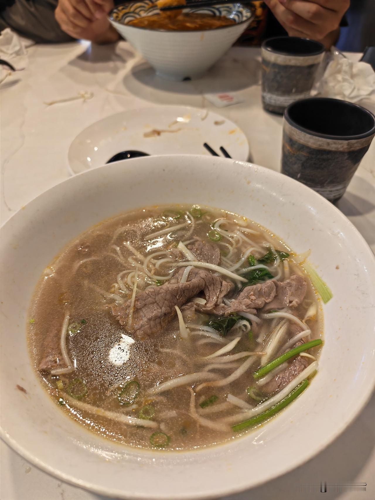 糖尿病前期，经验还不多，我这一碗越南米线能让吃完了吗？并且能吃米线吗？

配料有