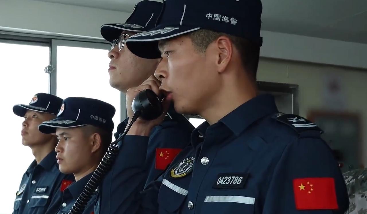 场面太解气！6月29日，福建海警四艘舰艇编队直闯金门周边海域开展常态化执法巡查，