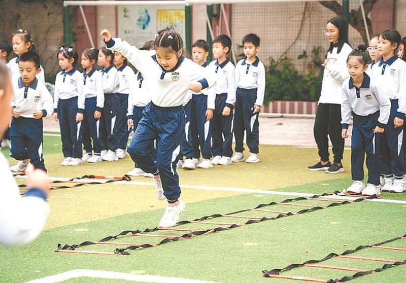 让每个孩子都“上场”：广州校园体育交出“阳光答卷”