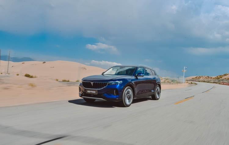 30来万买台“阉割版”理想L7，真的合适吗？
最近朋友打算换车，他首先关注了理想