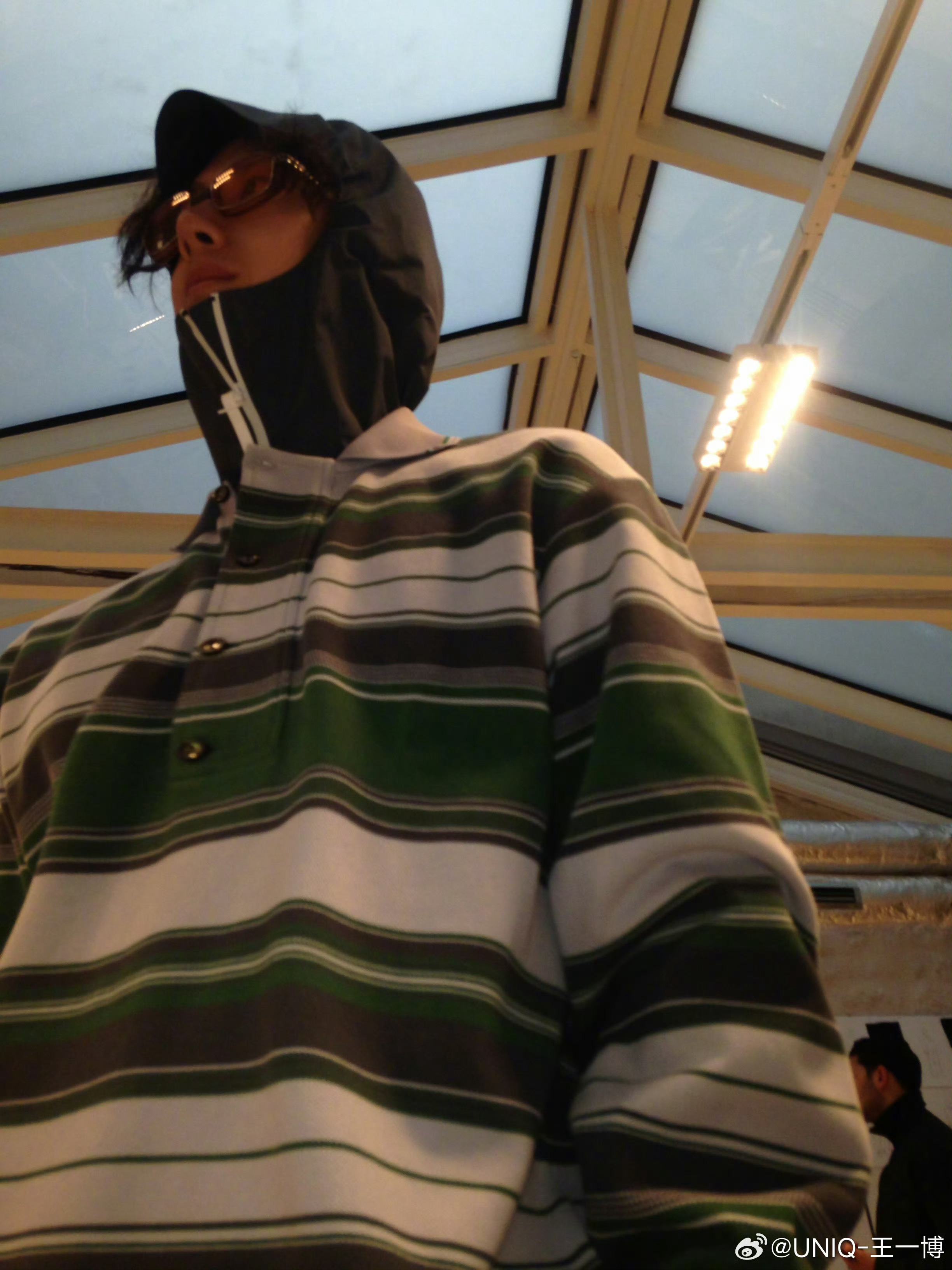 王一博  所有人补一博这条，明天就有新的大秀，今天必须百万！！一博网页链接【前排