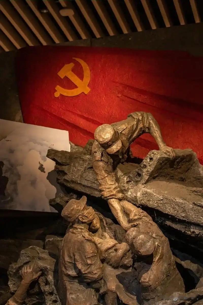 2026春节临近，中央军委慰问全军，充分肯定各军种深入推进政治整训，有效应对各种