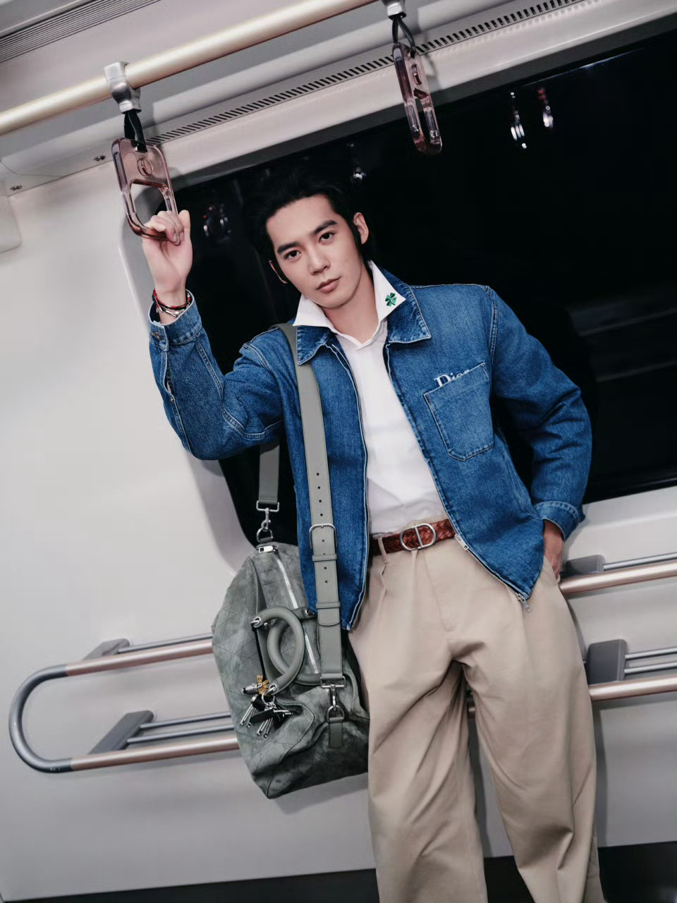 巴黎男装周｜机场出发照于适 —— Dior Men 2026秋冬大秀迪奥品牌大使