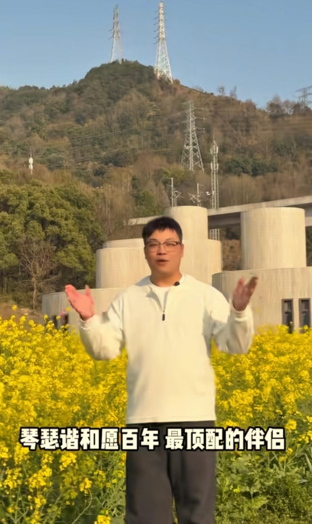 网红夫妻闹离婚，公婆突然不站队了。
这事比电视剧还精彩。
百万粉丝的厉怀远，妻子