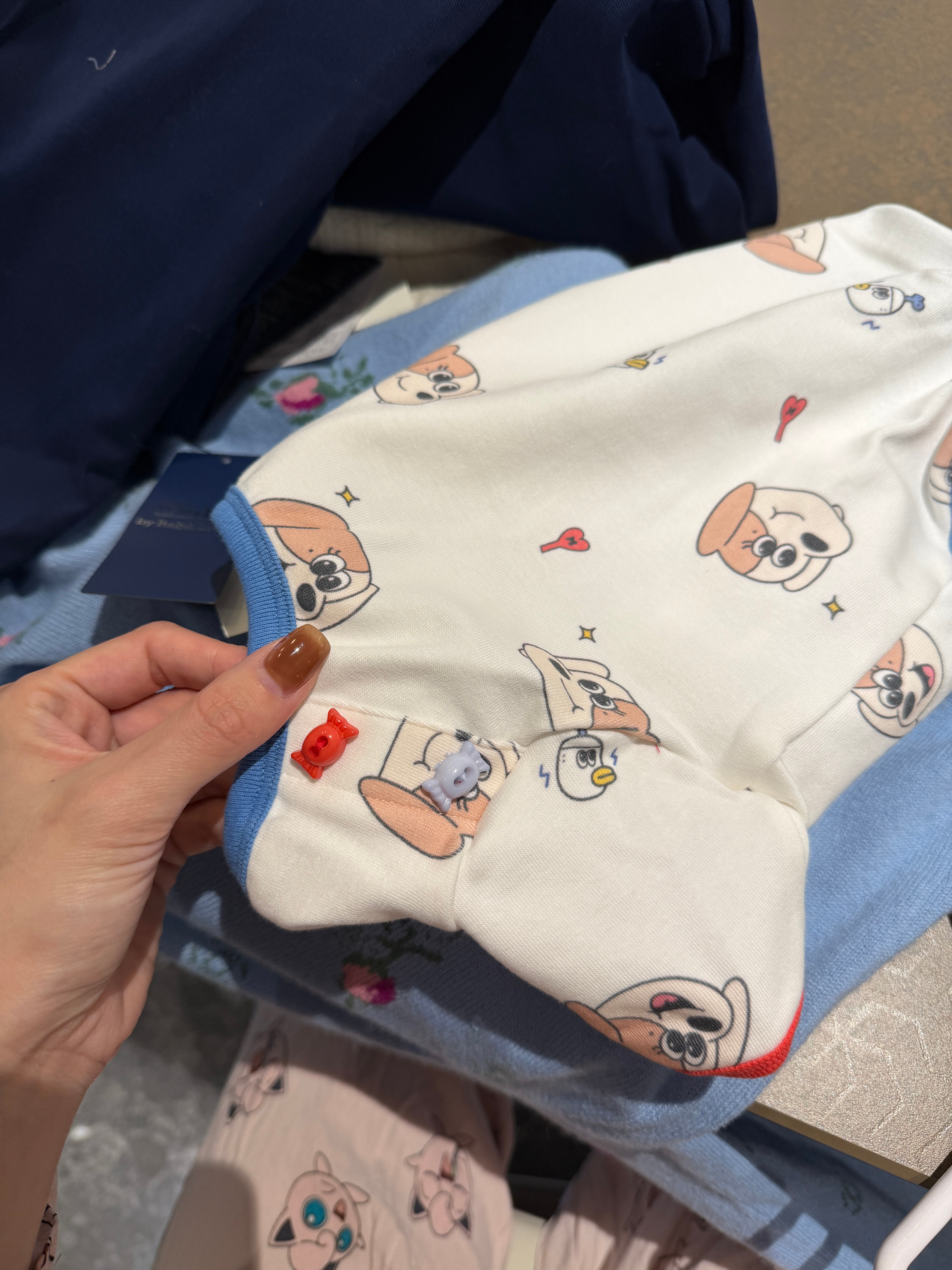 太可爱了[泪奔][泪奔][泪奔]我的妈妈 这个扣子好可爱！ ​​​