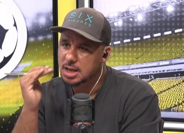 【范德芬快跑】维拉名宿阿邦拉霍在talkSPORT的节目中“怂恿”范德芬不要和热