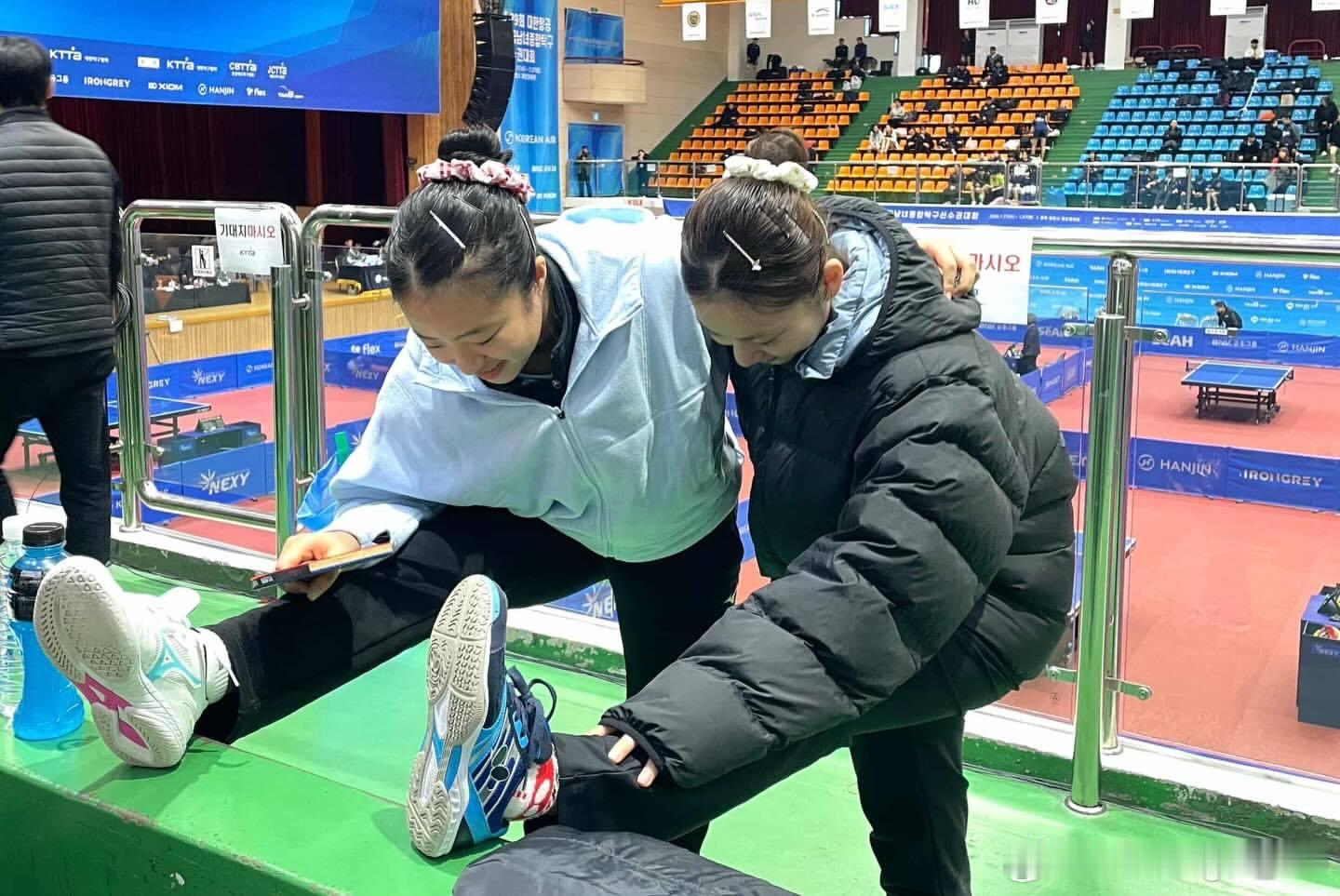 申裕斌、朴佳贤姐姐妹妹 